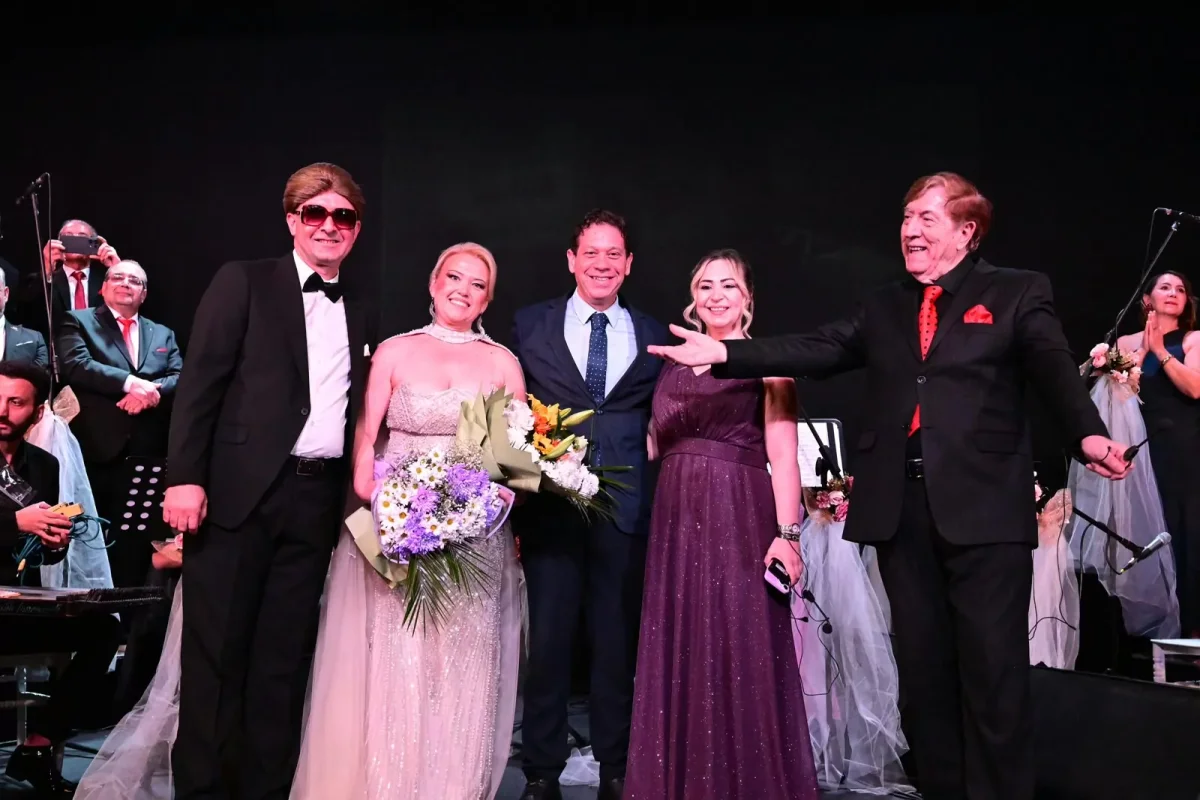 Manisa’da Zeki Müren, özel konserle anıldı