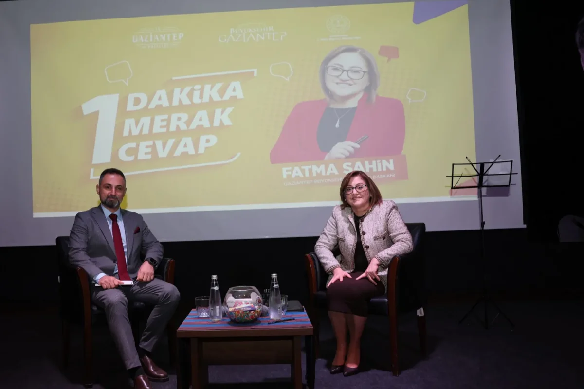 Fatma Şahin, 300 öğrenciyle buluşarak sorularını yanıtladı