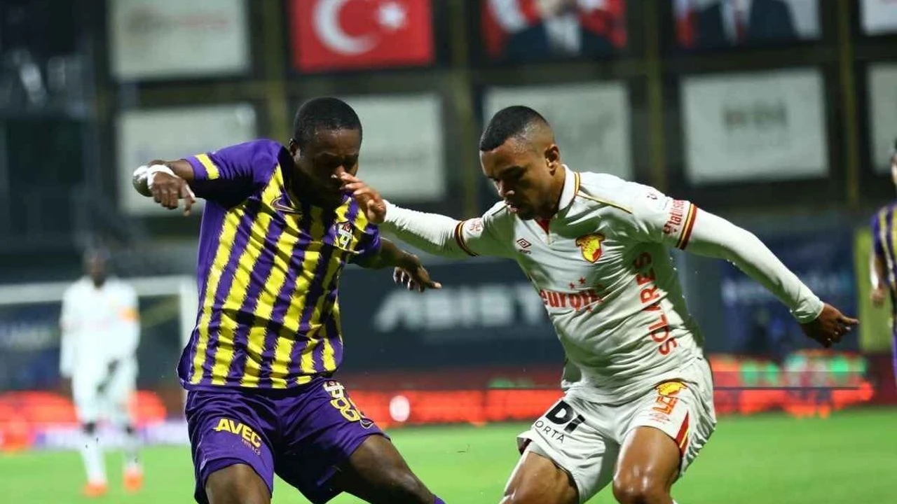 Eyüpspor maçında her şey var: Kırmızı kart, penaltı, hat-trick