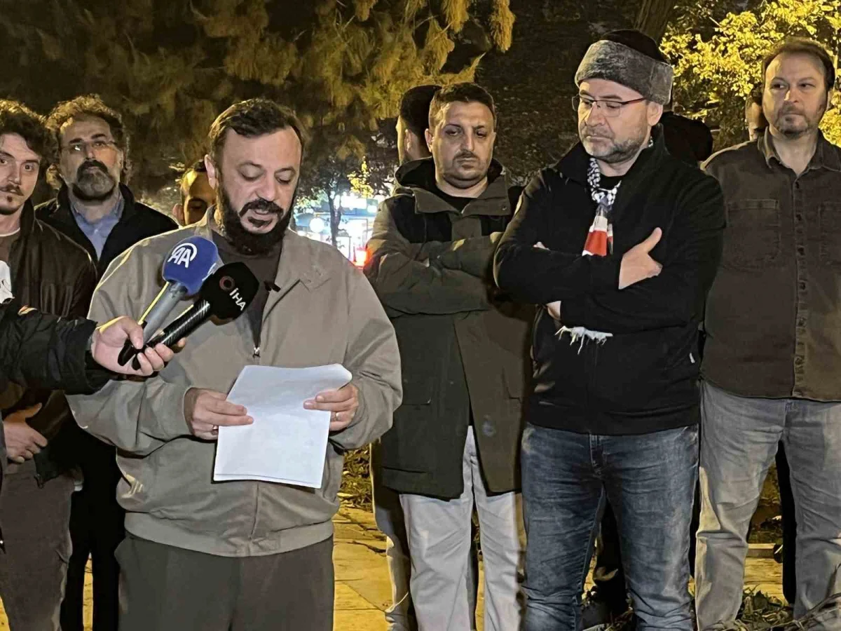 Eyüpsultan'da İBB'ye ağaç tepkisi