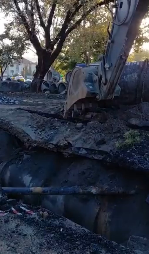 Eyüpsultan Bulvarı’nda altyapı çalışmaları sırasında kısmi göçük